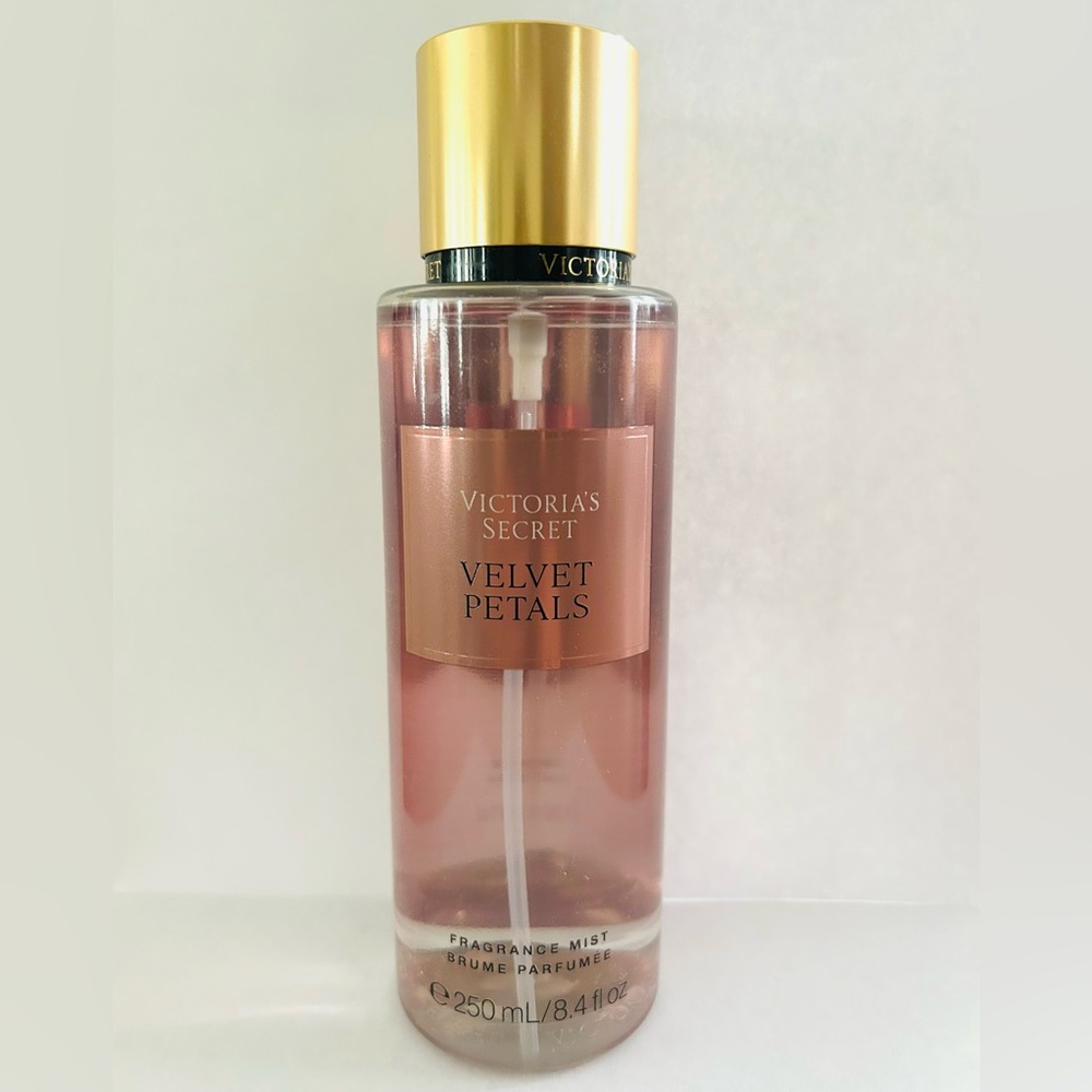 Victoria's Secret Velvet Petals Fragrance Mist